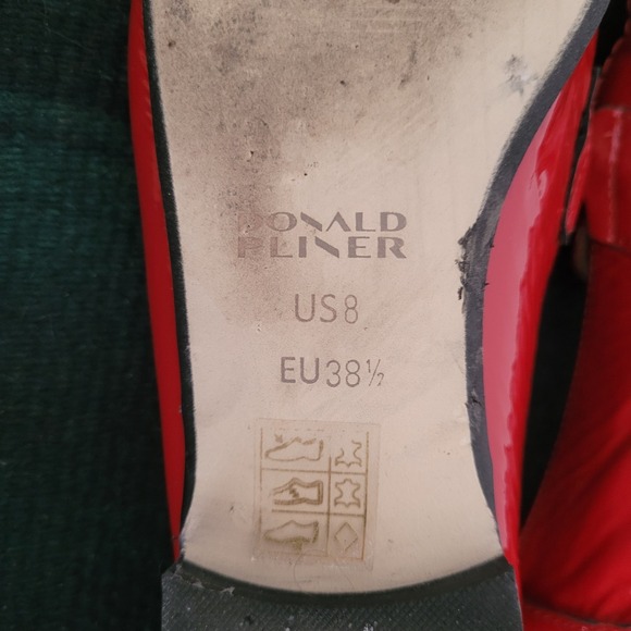 Donald Pliner Red Patent Leather Chain Loafer Sz 8 Slip On Preppy Old Money - Picture 8 of 8